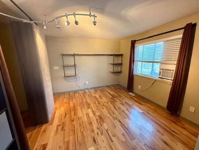 Building Photo - 7978 Chase Cir