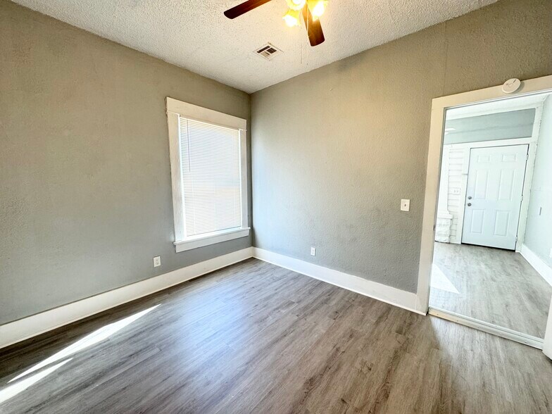 Building Photo - 1119 NW 9th St