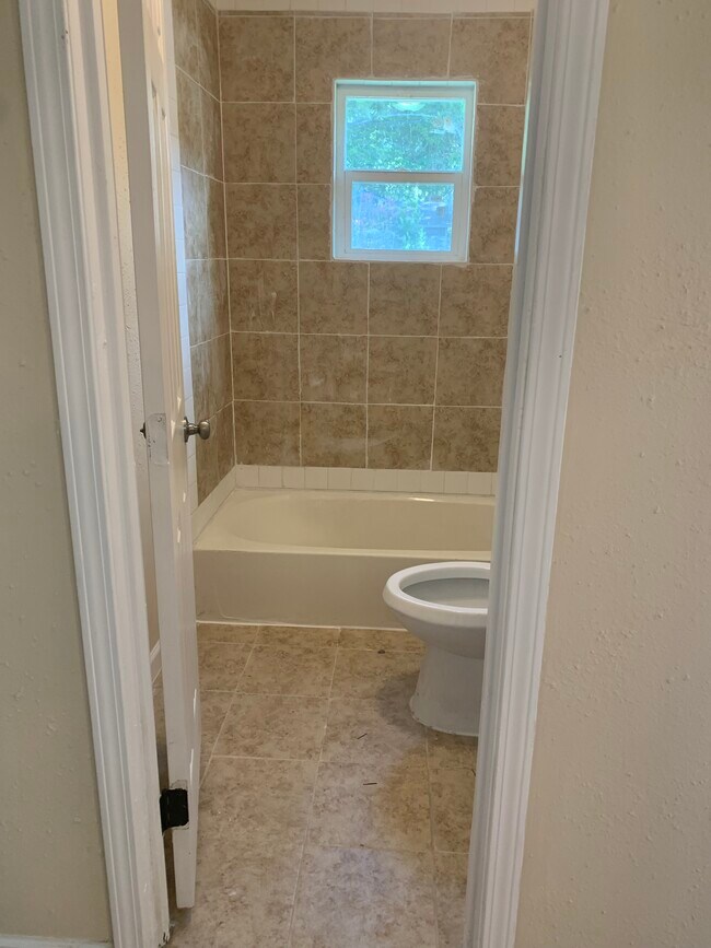 Restroom - 5108 Mallow St