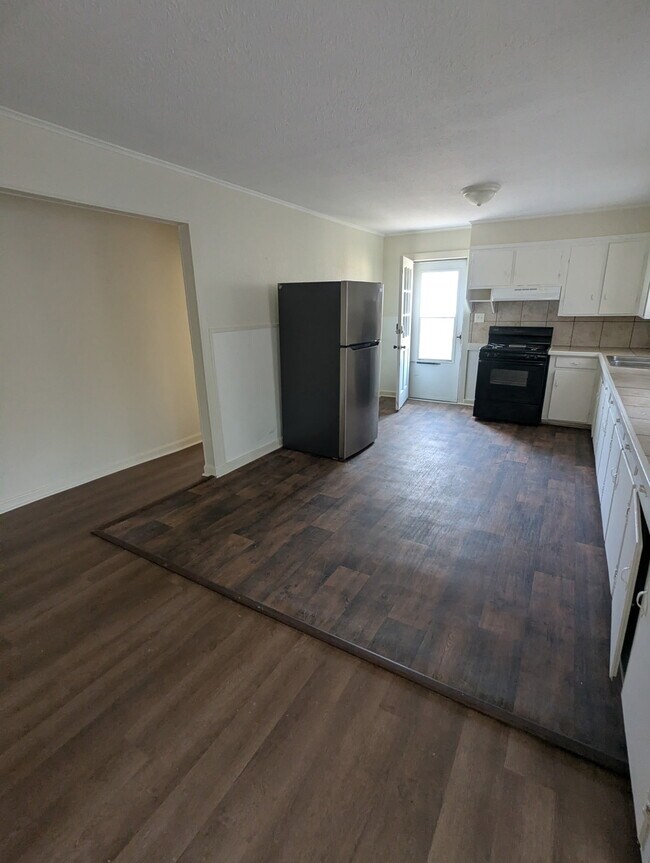 Building Photo - 6077 Cypress St