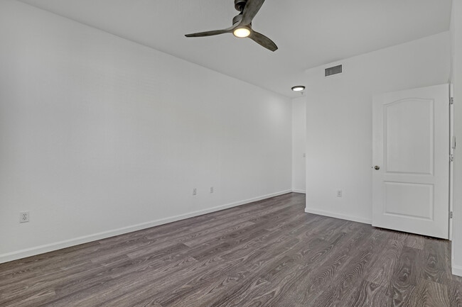 Building Photo - 11026 Legacy Dr