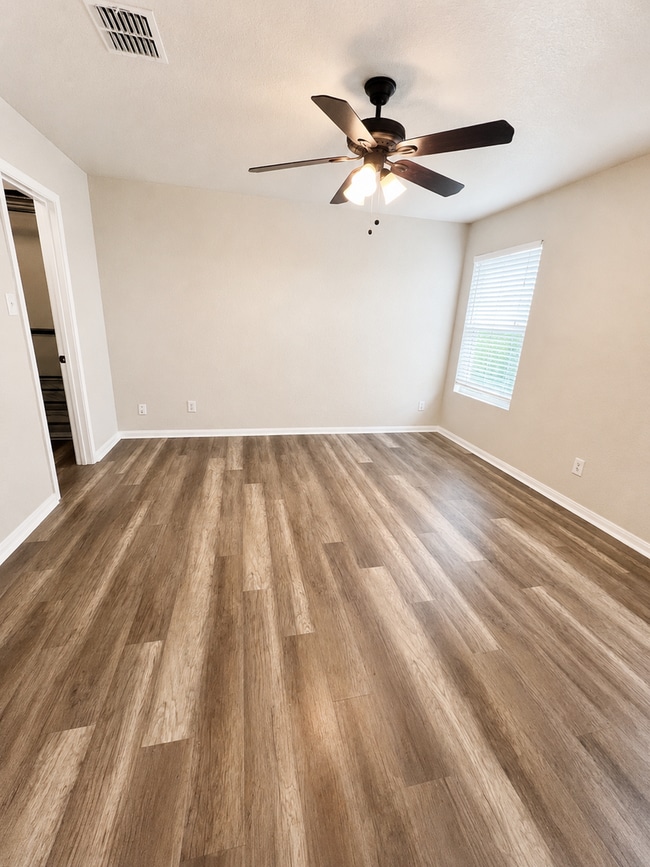 Building Photo - Wurzbach Meadows Town Home