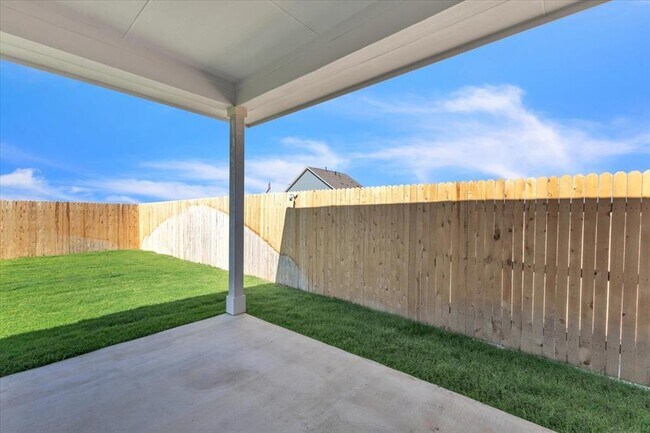 Building Photo - 302 Willow Heights Drive