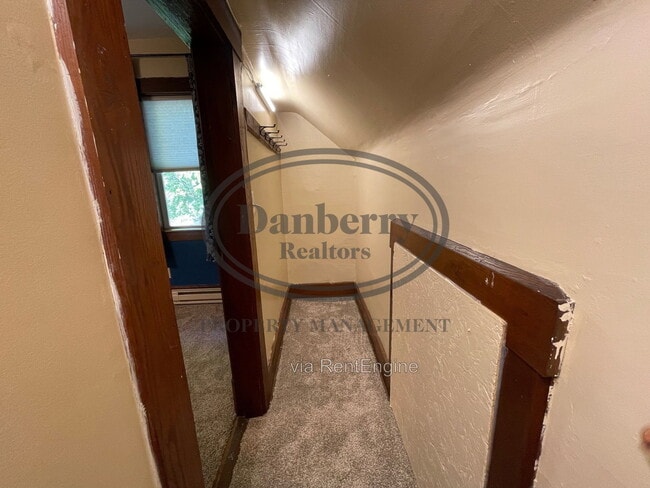 Building Photo - 109 S Main St