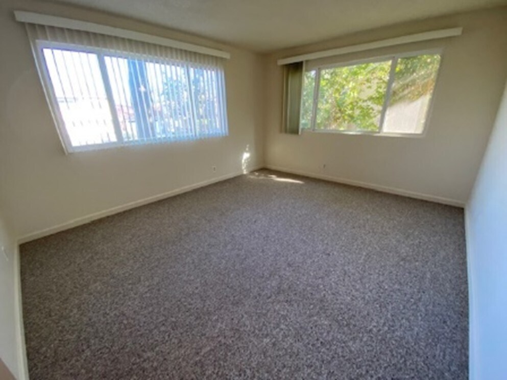 Building Photo - 1475 De Rose Way
