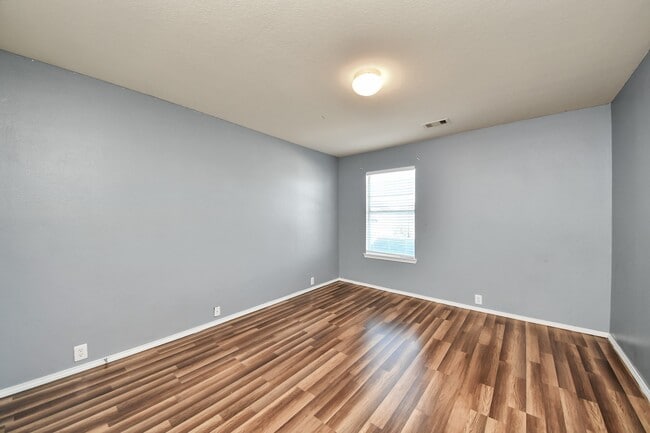 Building Photo - 2038 Eddlewood Ct