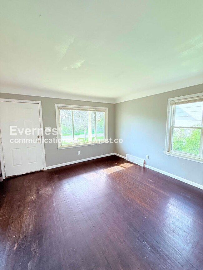 Building Photo - 8270 Trinity St