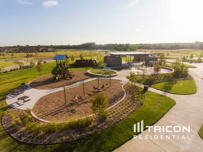 Building Photo - 8101 Howell Oak Dr