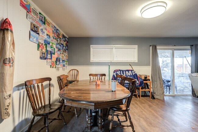 Building Photo - Rare find 5-bedroom 4-bathroom home near T...