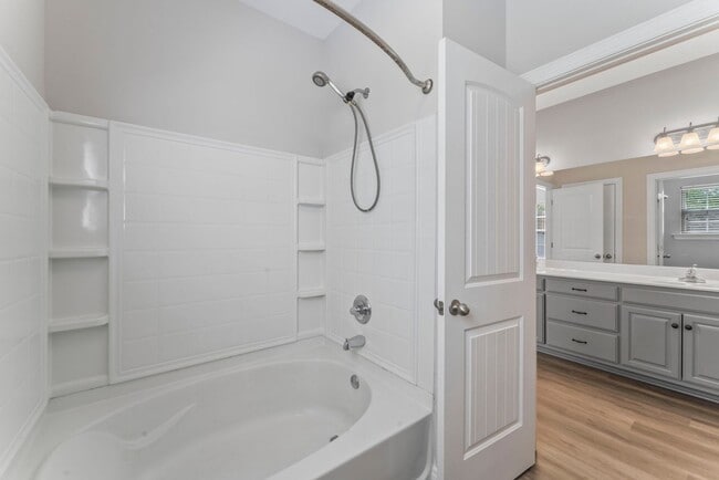 Building Photo - Spacious Townhome in Siegel School Zone – 2 Private Suites & Open Floor Plan!