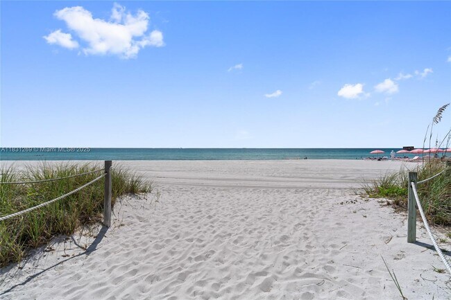 Building Photo - 4925 Collins Ave
