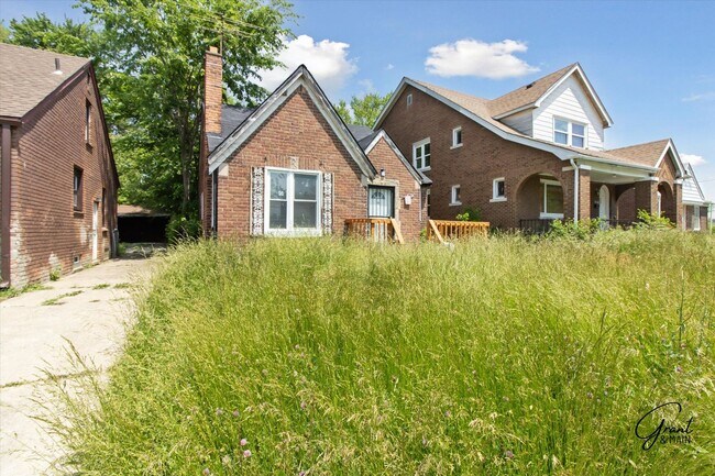 Primary Photo - $1300 3 bedroom bungalow