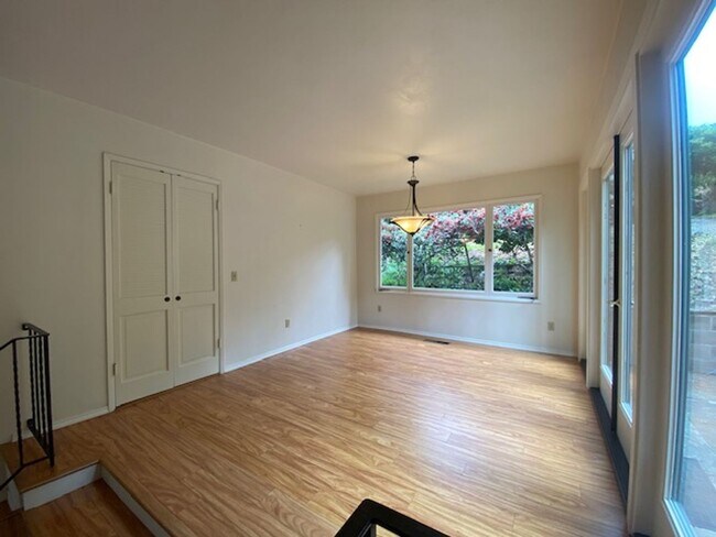 Building Photo - 3093 Hermitage Rd