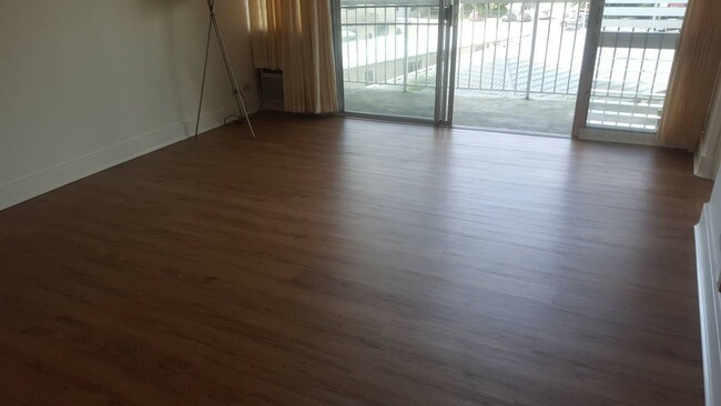 Building Photo - Upgraded 2 Bedroom / 1 Bath at the Iolani ...