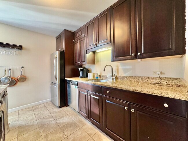 Building Photo - 200 N Dearborn St