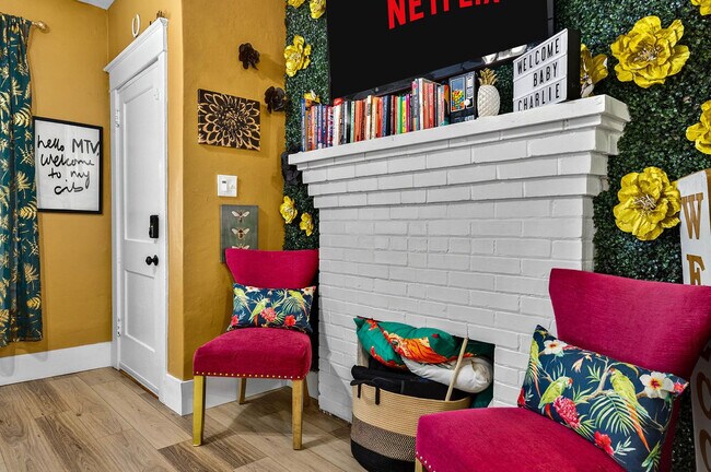 Building Photo - 5901 N Ola Ave