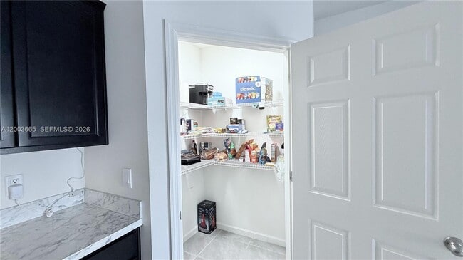 Building Photo - 2402 SE Gillette Ave