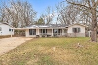 Building Photo - 305 Ward Dr
