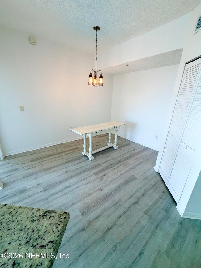 Building Photo - 1050 Bella Vista Blvd