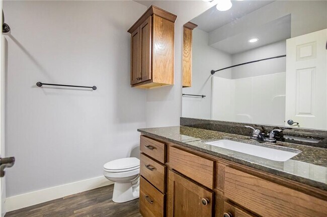 Building Photo - 213 Alder St