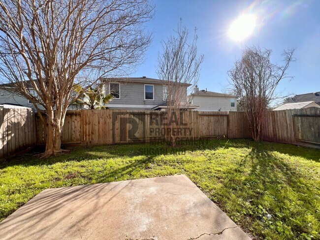 Building Photo - Gorgeous 4 Bed, 2.5 Bath Home in Prime Location!