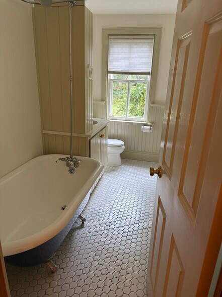 Bathroom - 552 South Ave