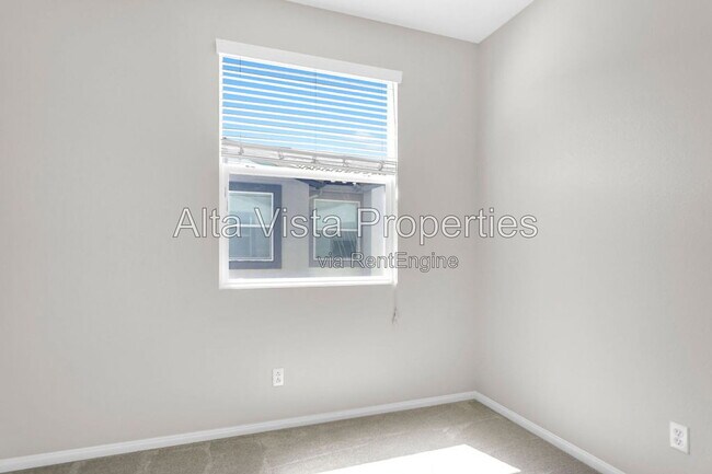 Building Photo - 2346 Sentinel Ln