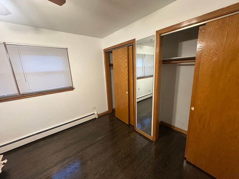 Building Photo - 5948 W 79th St