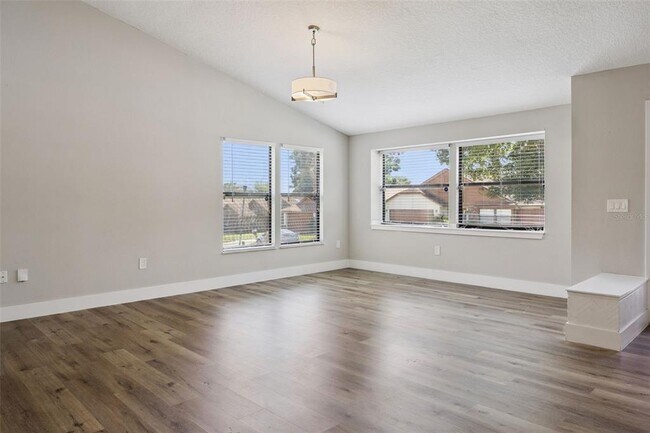 Building Photo - 7301 Spring Villas Cir