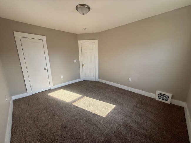 Building Photo - 4503 E 126th St