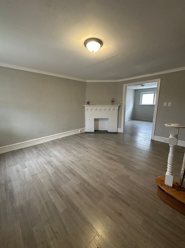 Building Photo - Newly renovated 3 Bedroom house for rent