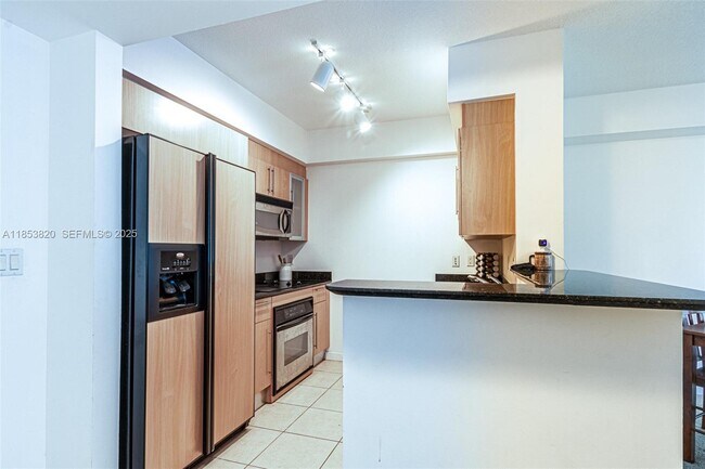 Building Photo - 335 S Biscayne Blvd