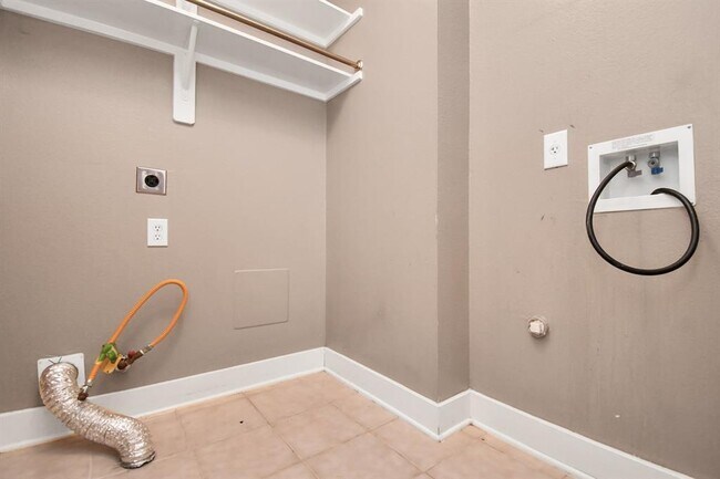 Building Photo - 5806 Sonoma Ridge