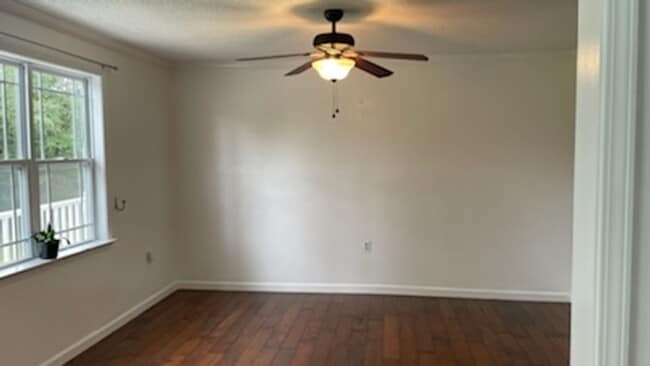 Building Photo - 179 Parker Ln