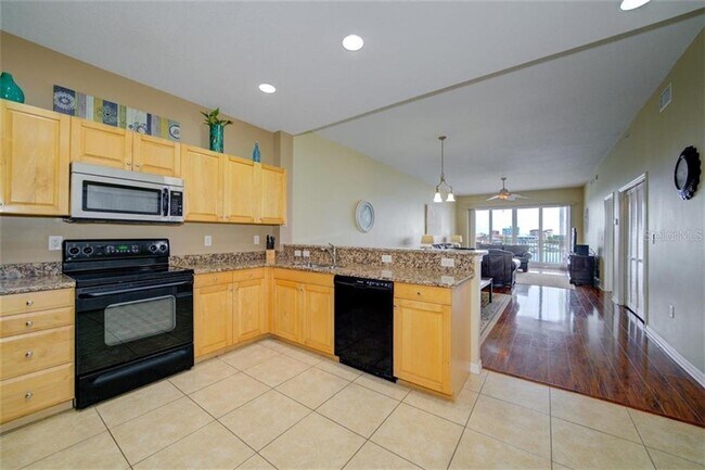 Building Photo - 530 S Gulfview Blvd