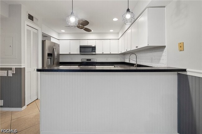 Building Photo - 6879 Pentland Way