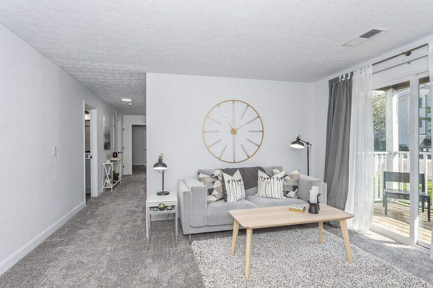 Primary Photo - Hilltop Apartments