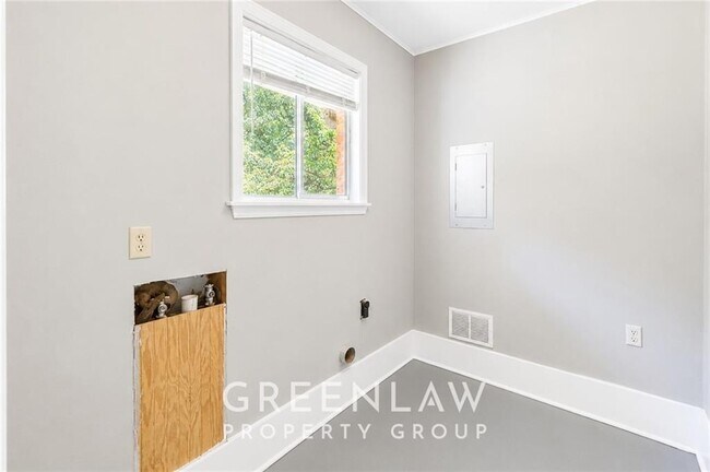 Building Photo - 3605 Flat Shoals Rd