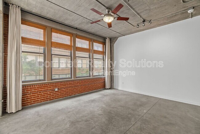 Building Photo - 1635 Washington Ave