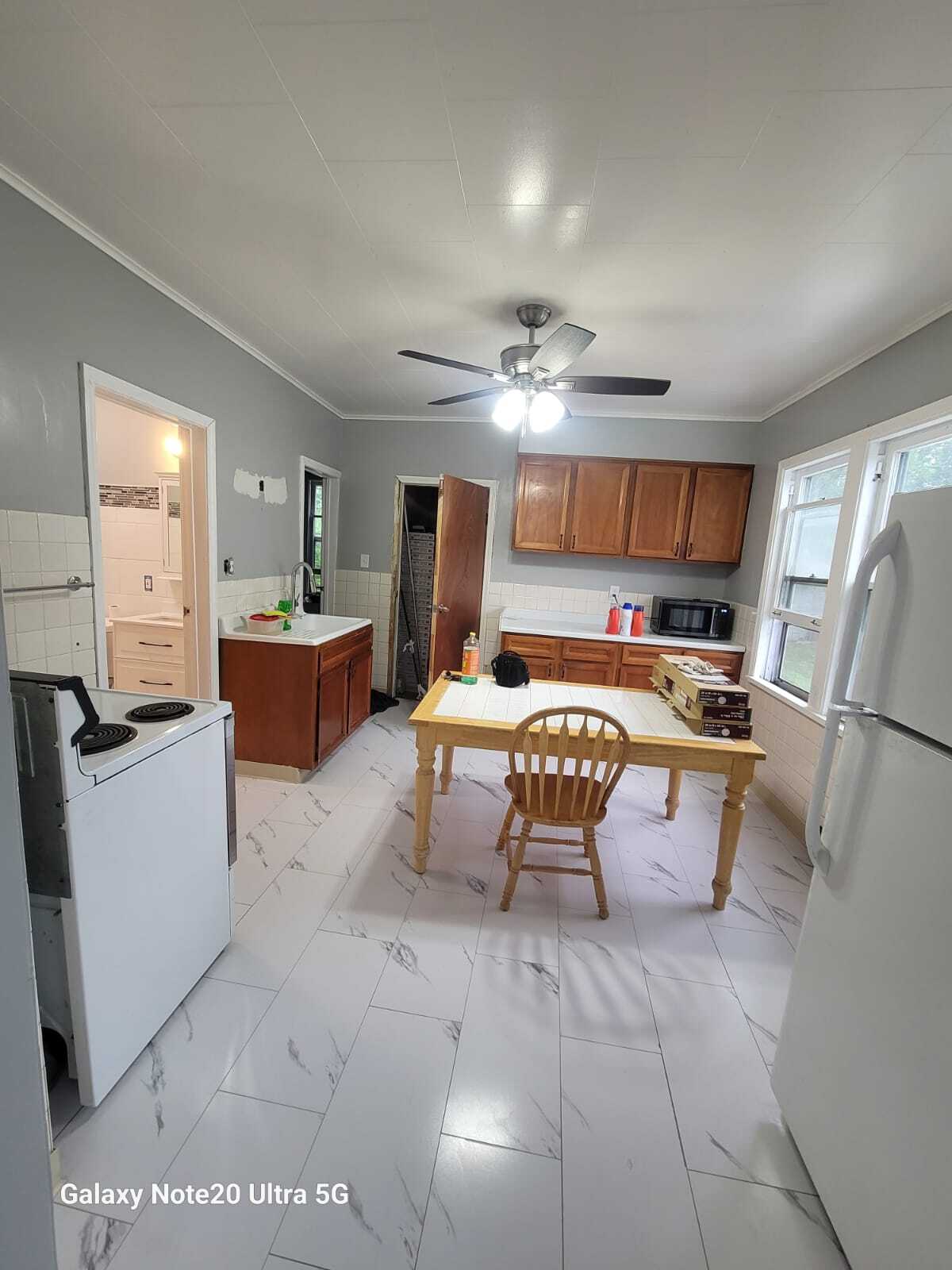 Kitchen - 375 Military Rd