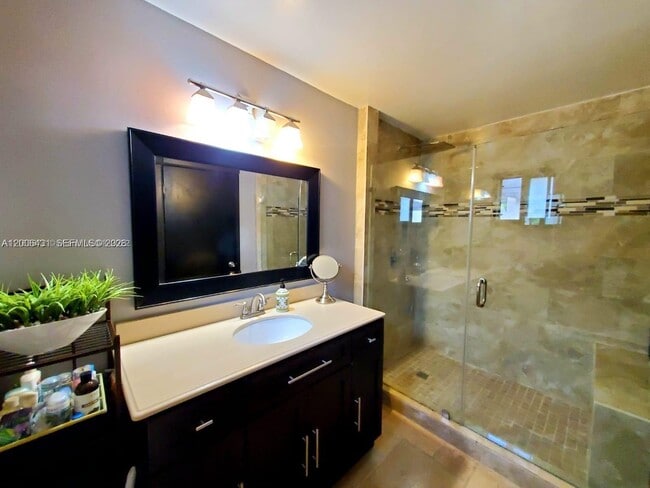 Building Photo - 3619 Torremolinos Ave