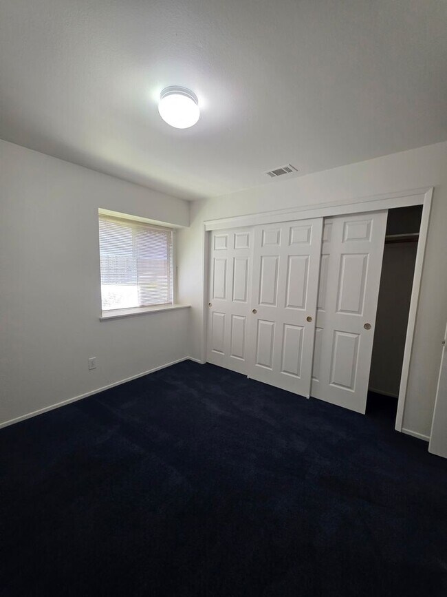 Building Photo - 6508 Pine Borough Ct
