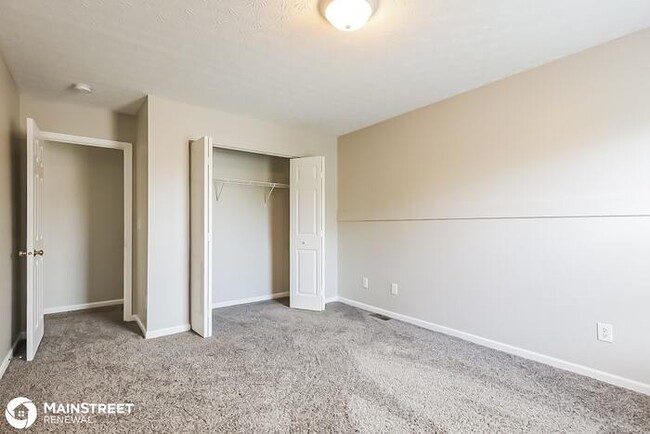 Building Photo - 4892 Grimm Dr, Lockbourne, OH 43137