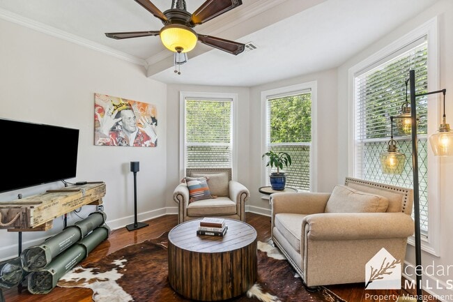 Building Photo - EXTRAORDINARY historic rental opportunity ...