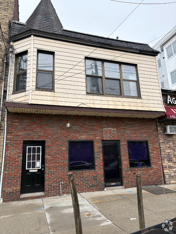 Building Photo - 3234 John F. Kennedy Blvd