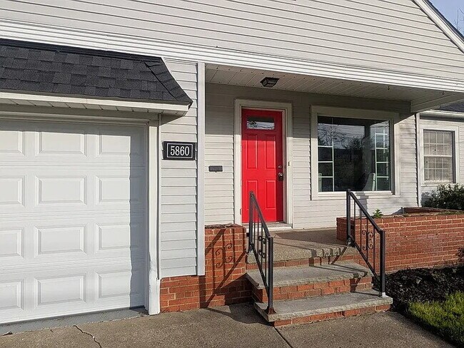 Building Photo - Spacious 4-Bedroom Home in Prime Parma Heights Location.
