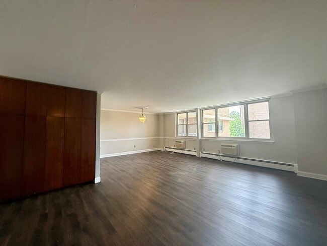 Building Photo - 1301 N Harrison St