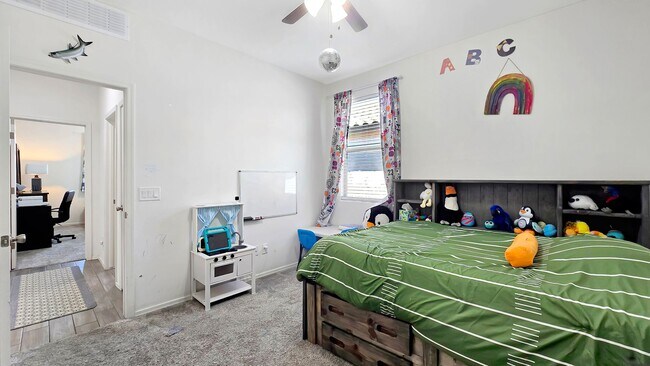 Building Photo - Beautiful and Spacious Cortana at Desert Oasis Home!! Community Pool!
