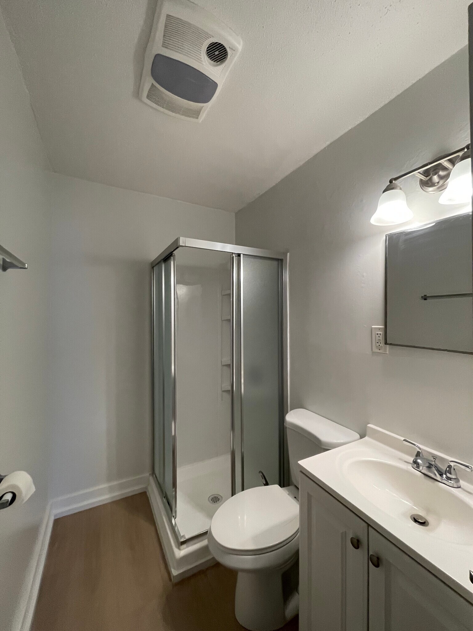 Newly renovated bathroom - 3826 Edwards Ave