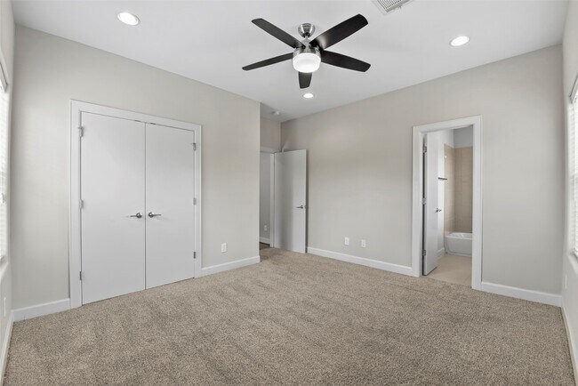 Building Photo - 2109 Winbern St